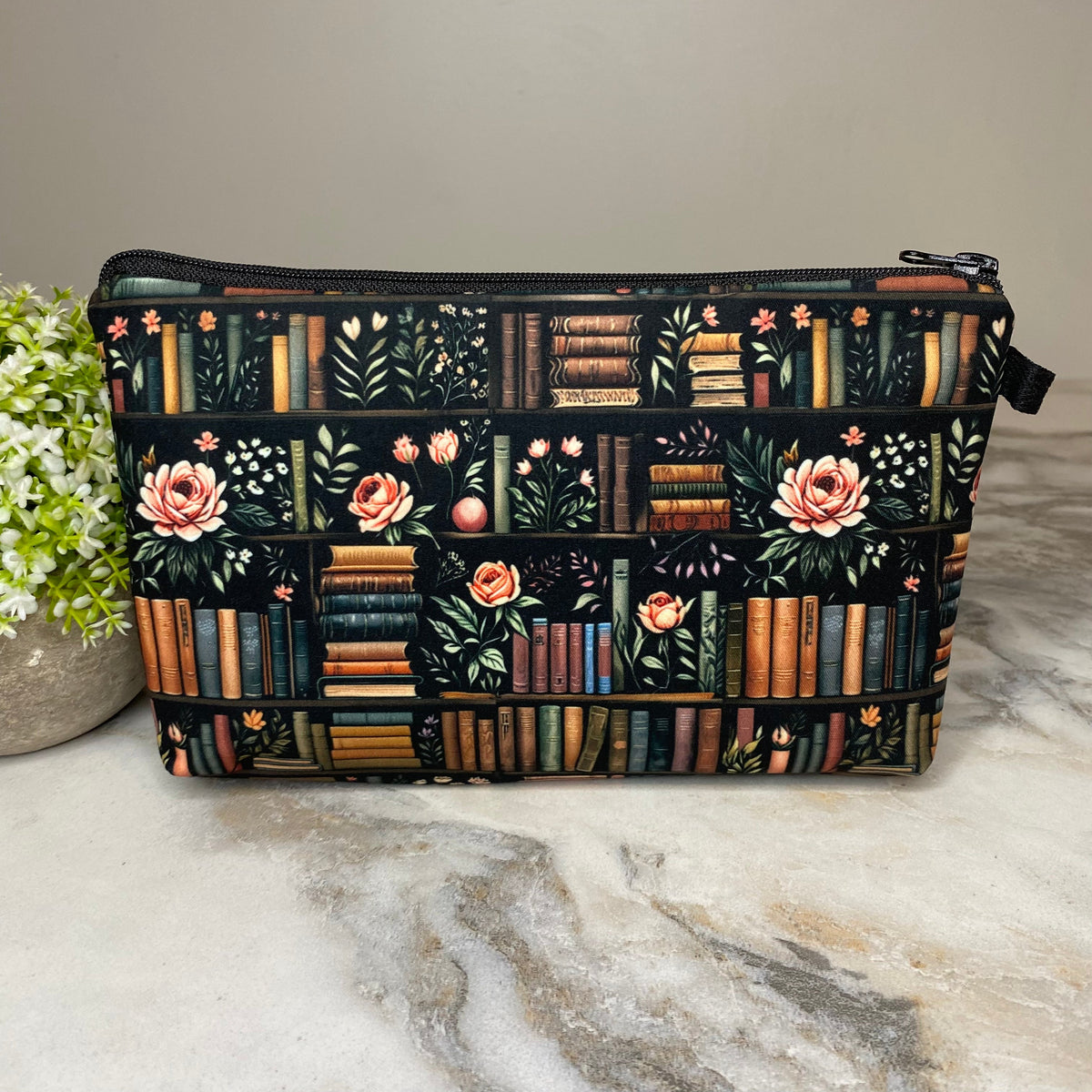 Pouch - Book Shelf Roses
