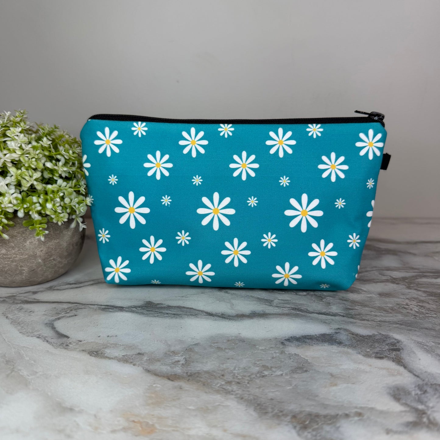 Pouch - Blue Daisy