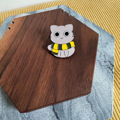 Pin - Potter Cat Yellow Grey