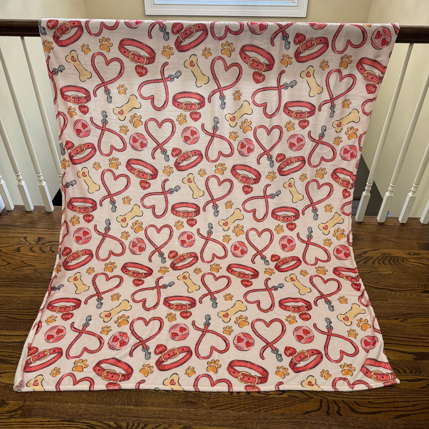 Blanket - Valentine’s Day - Leash Paw Dog Heart