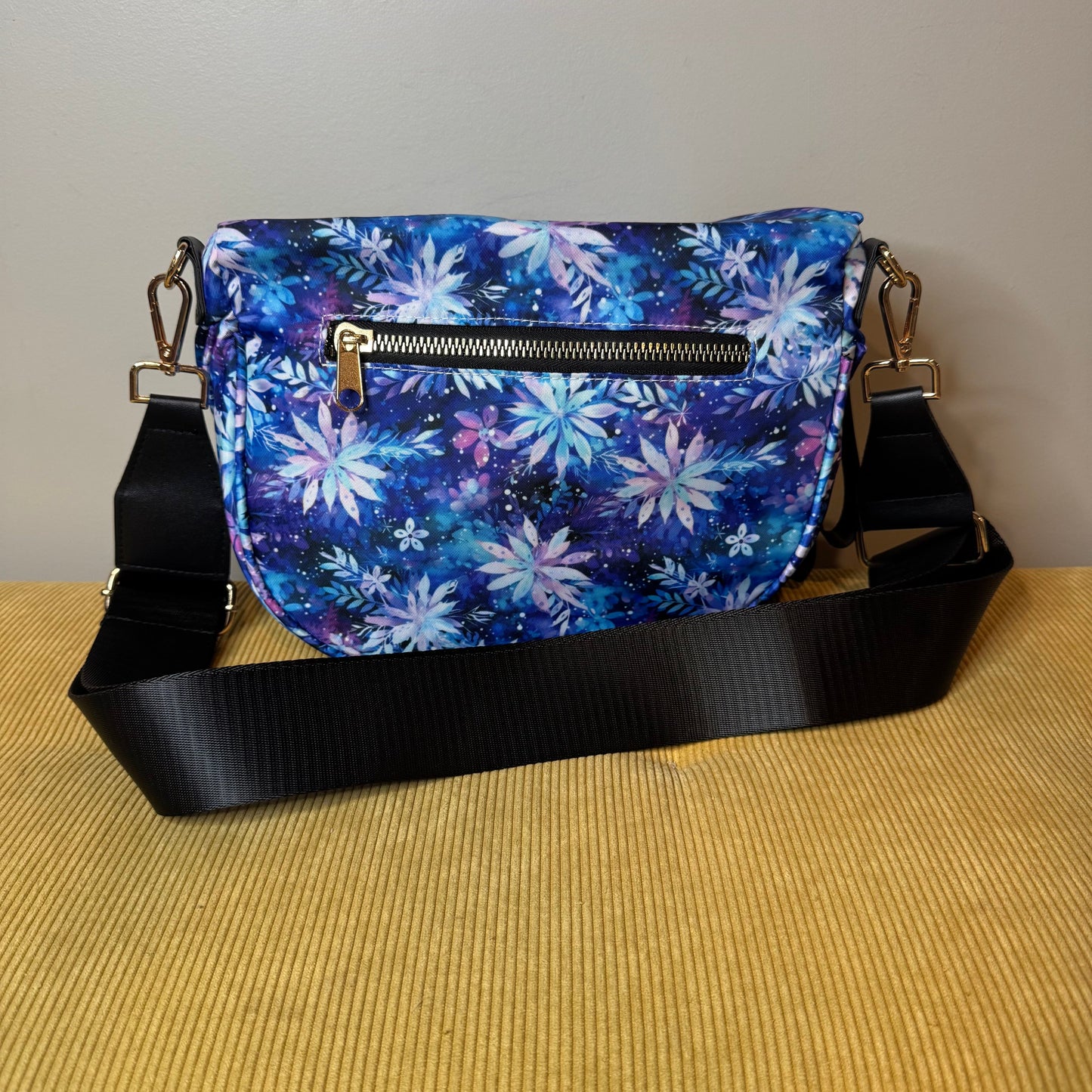 Roni - Nylon Crossbody - Blue Purple Snowflake