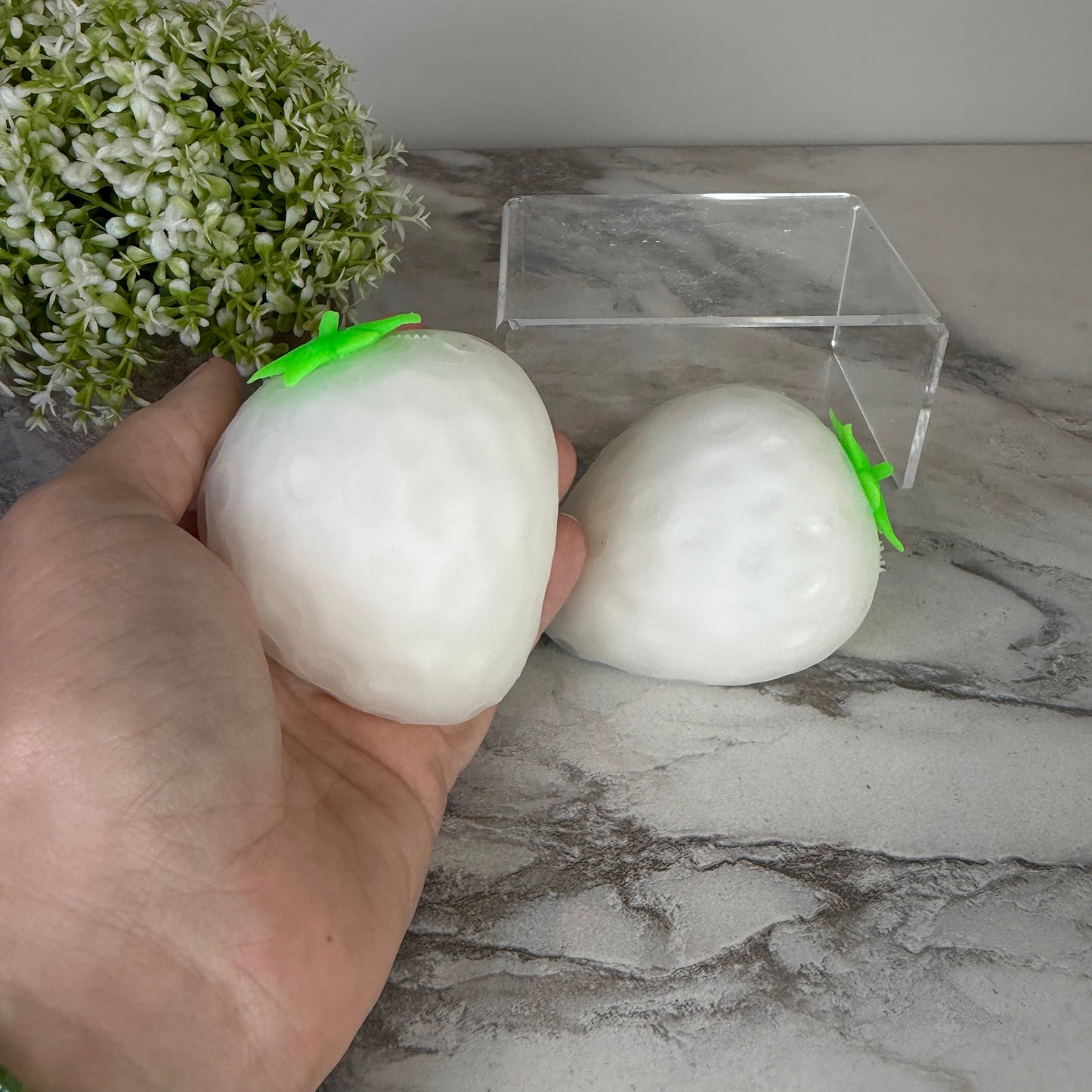 Squishy Toy - Sunlight Color Changing Strawberry