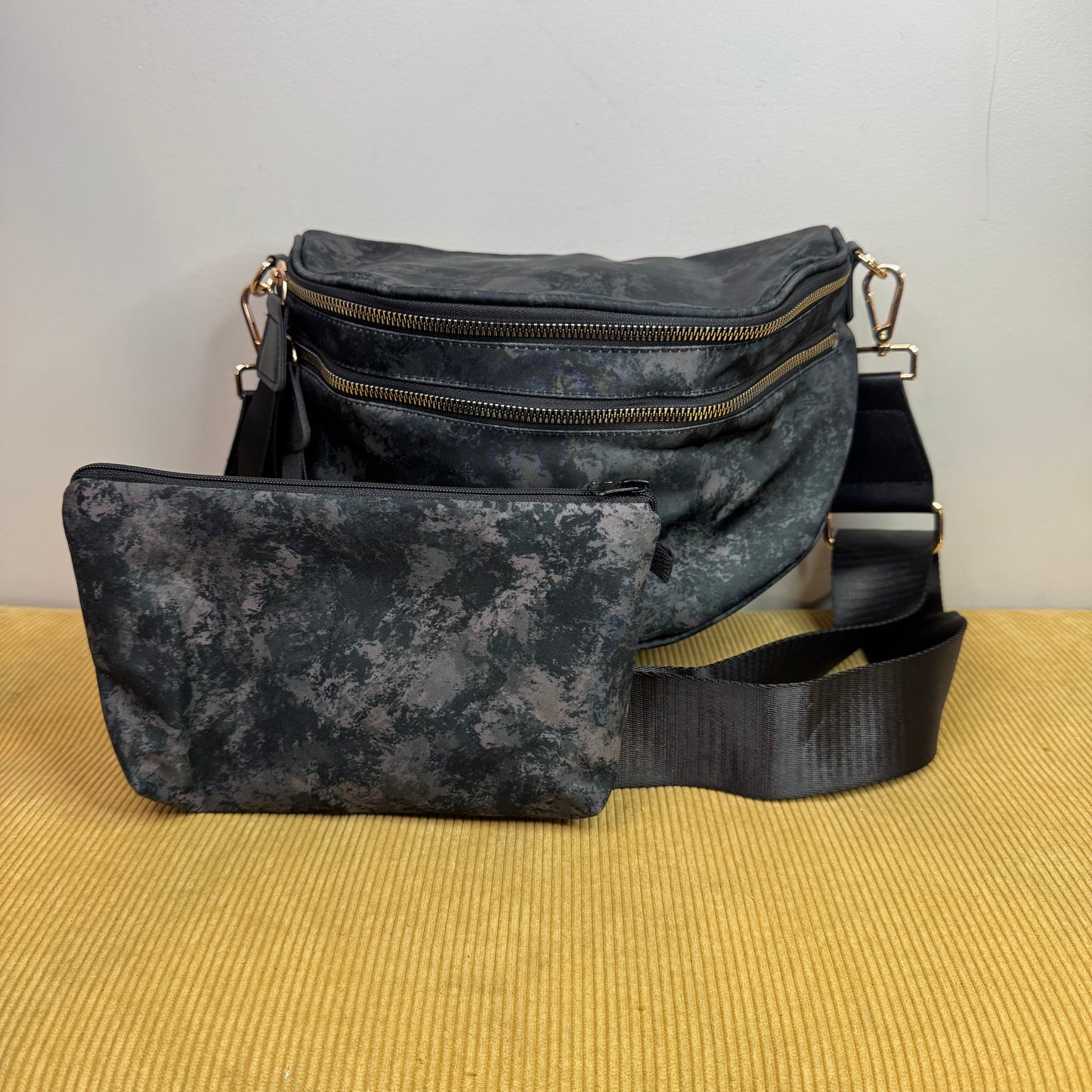 Bundled Set - Roni & Pouch - Dark Grey Black Acid Wash