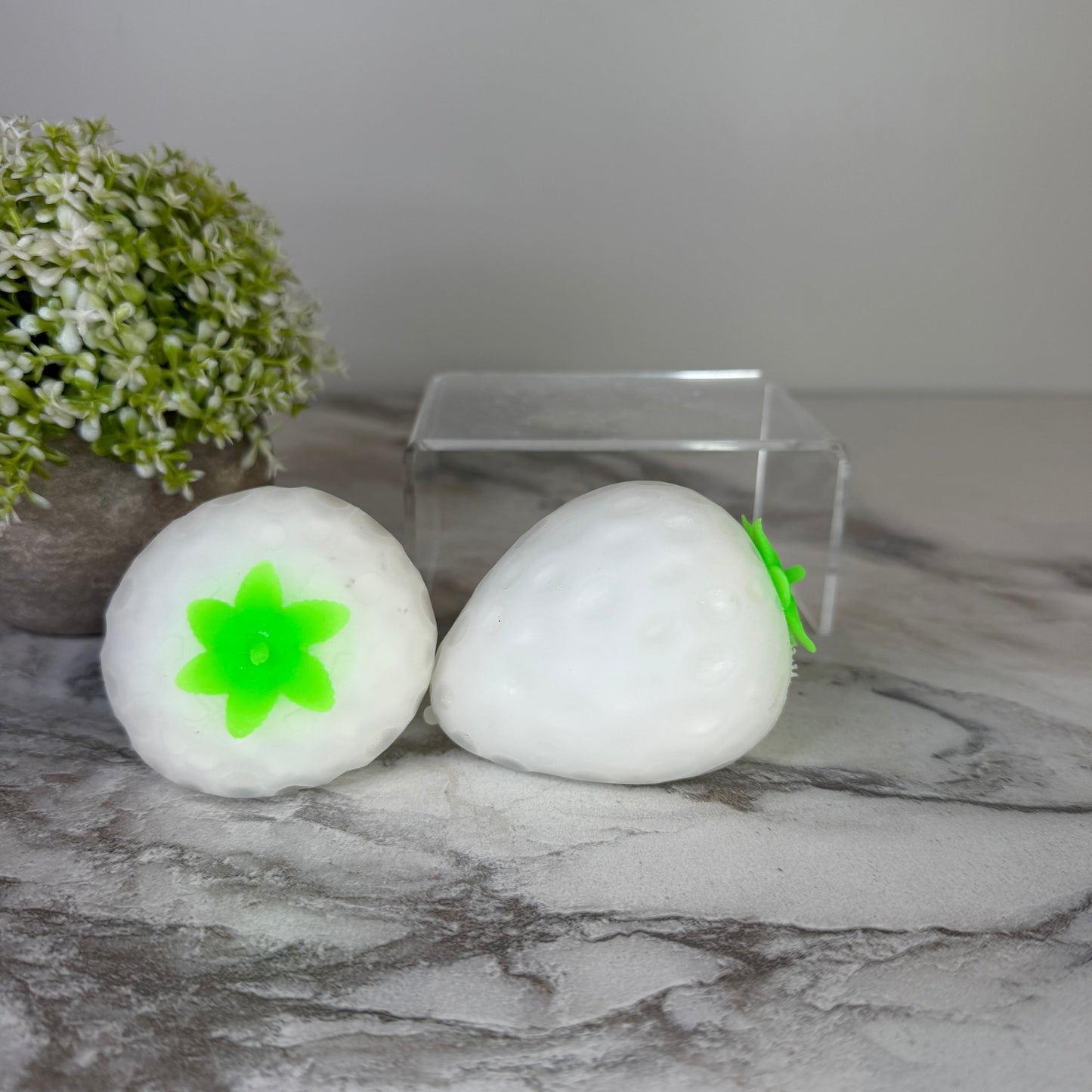 Squishy Toy - Sunlight Color Changing Strawberry