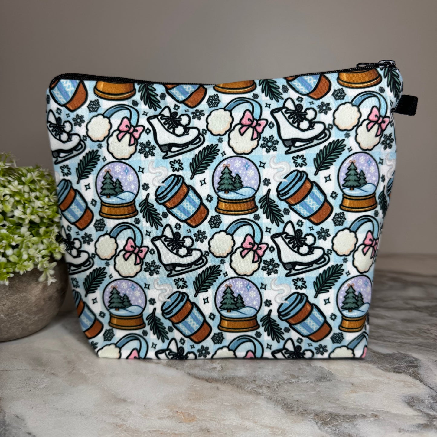 Pouch XL - Christmas Light Blue Snow Glove Ice Skate