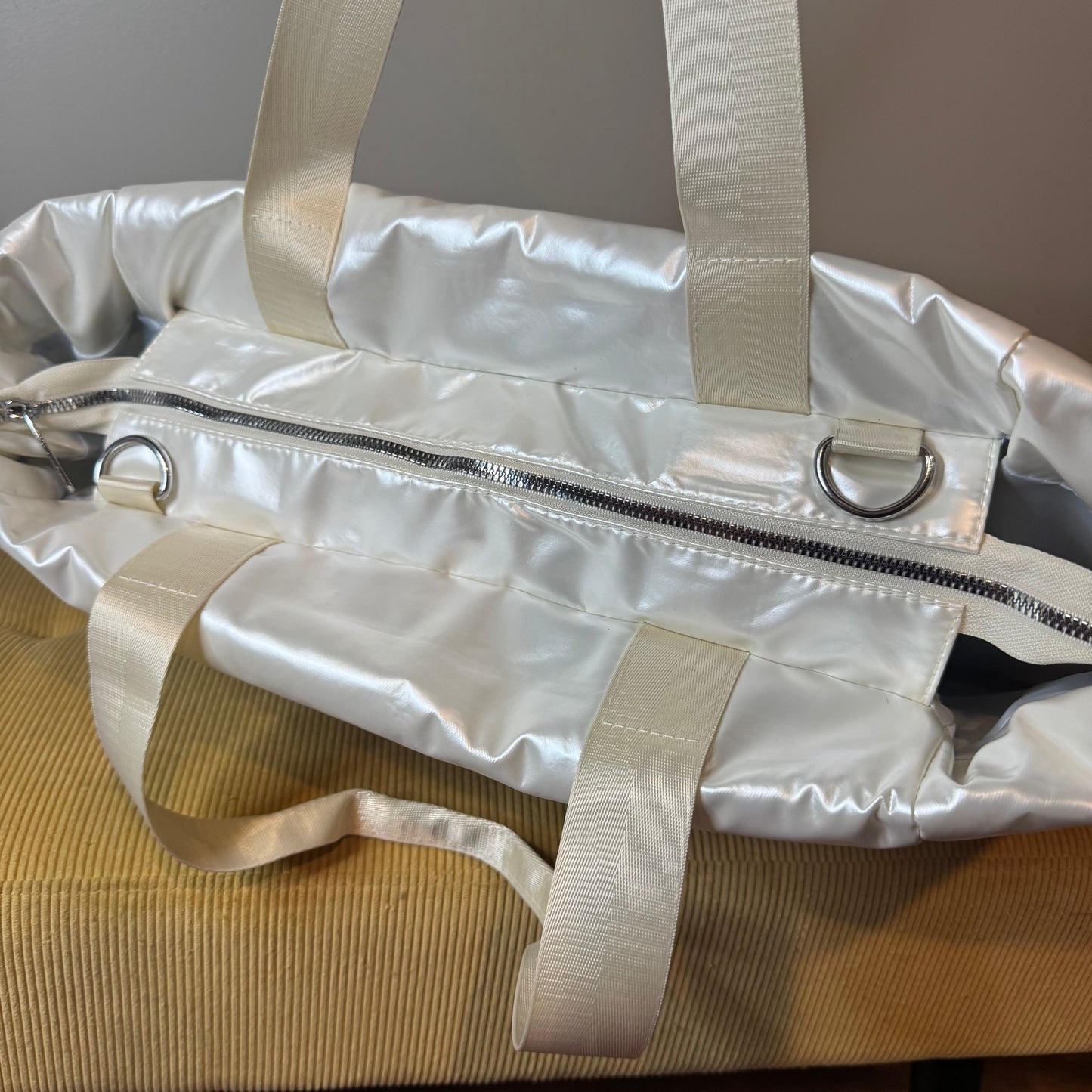 Abby - Puffer Tote - PREORDER 7/16-7/19