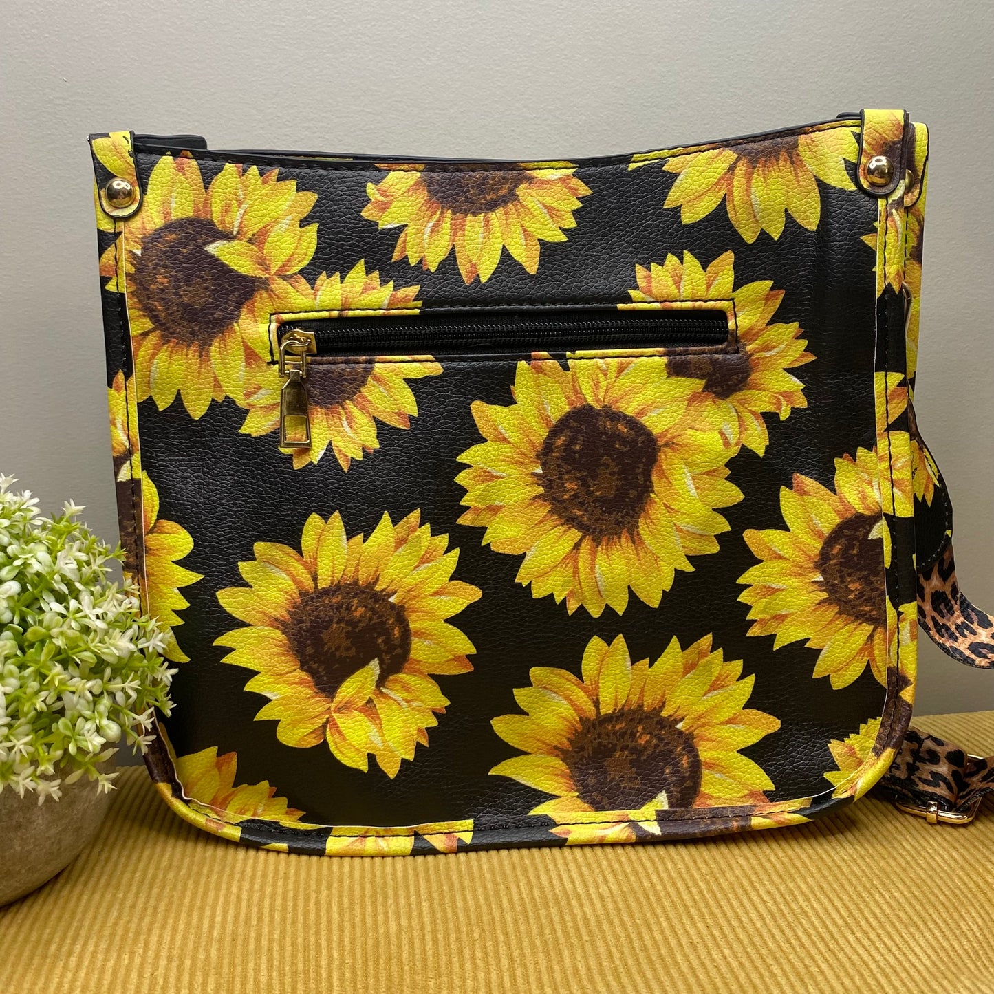 Audrey Crossbody Purse - Sunflowers on Black MNC