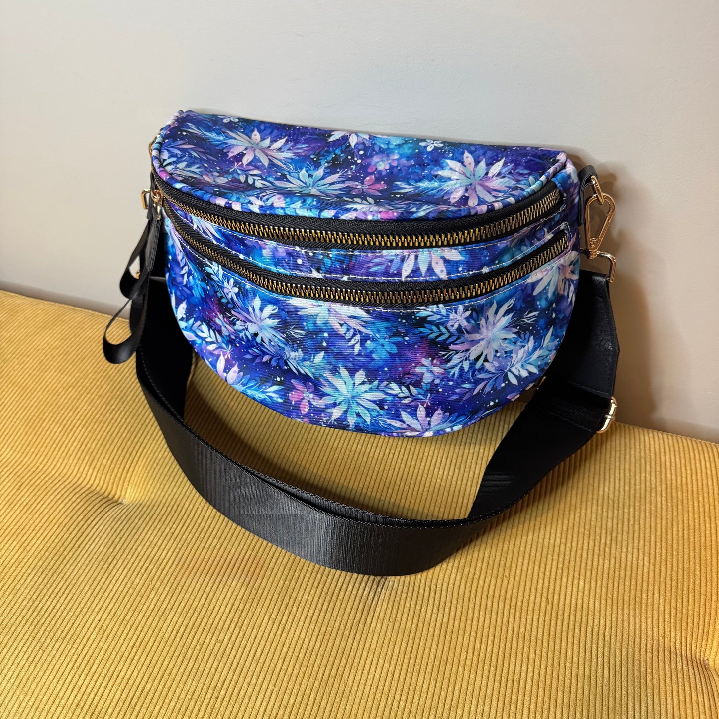 Roni - Nylon Crossbody - Blue Purple Snowflake