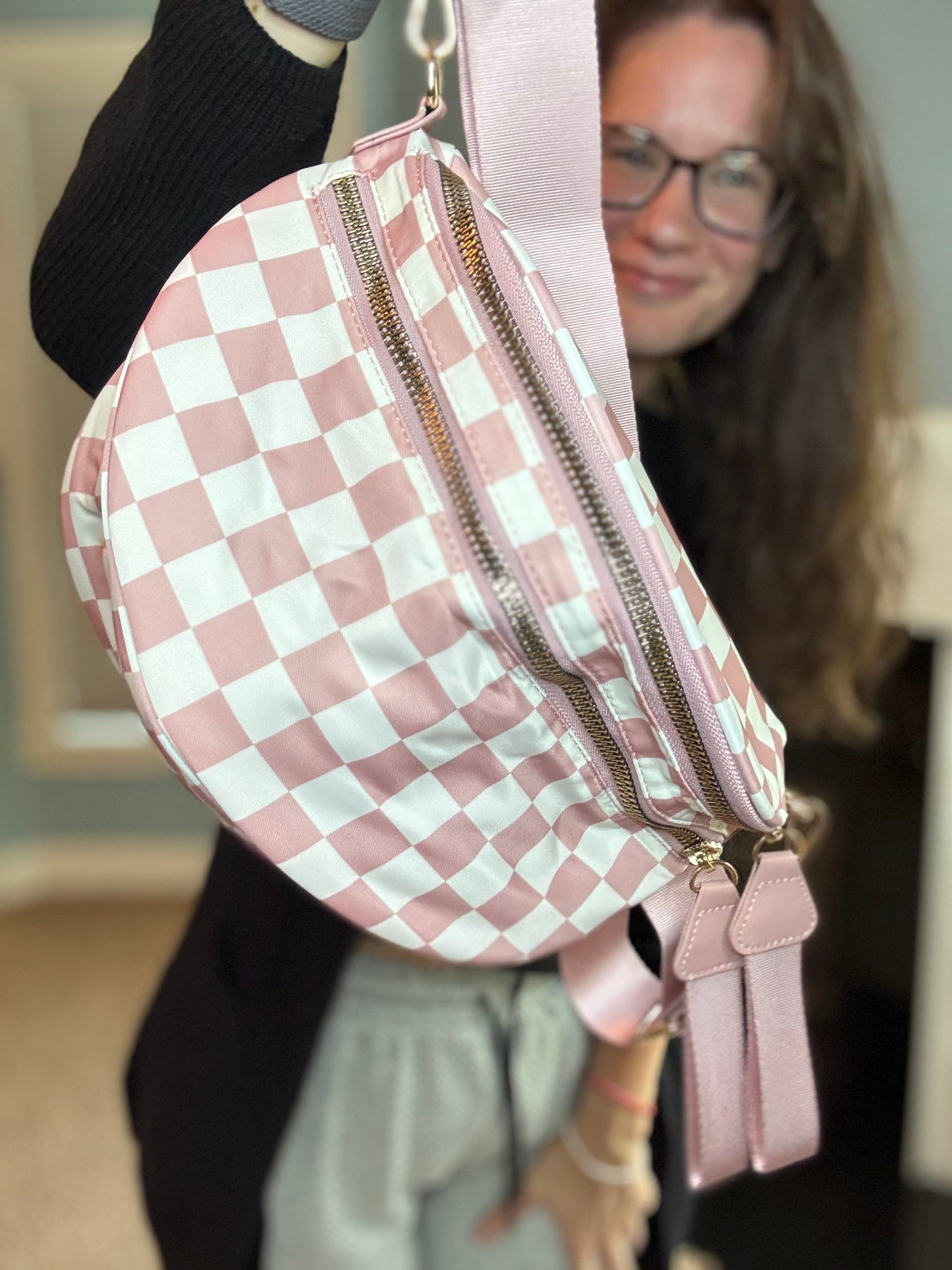 Roni - Nylon Crossbody - Light Pink