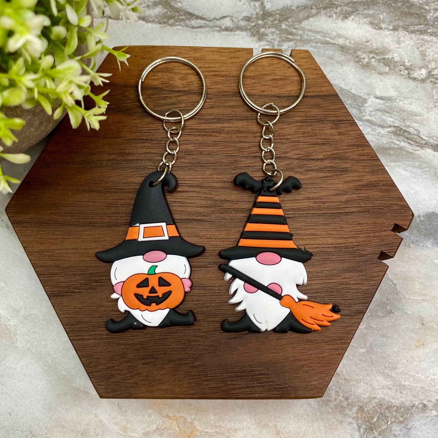 Keychain - Silicone - Halloween Gnome MNC