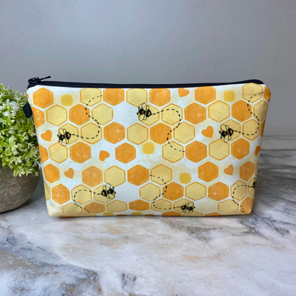 Pouch - Honeycomb Bee Hearts