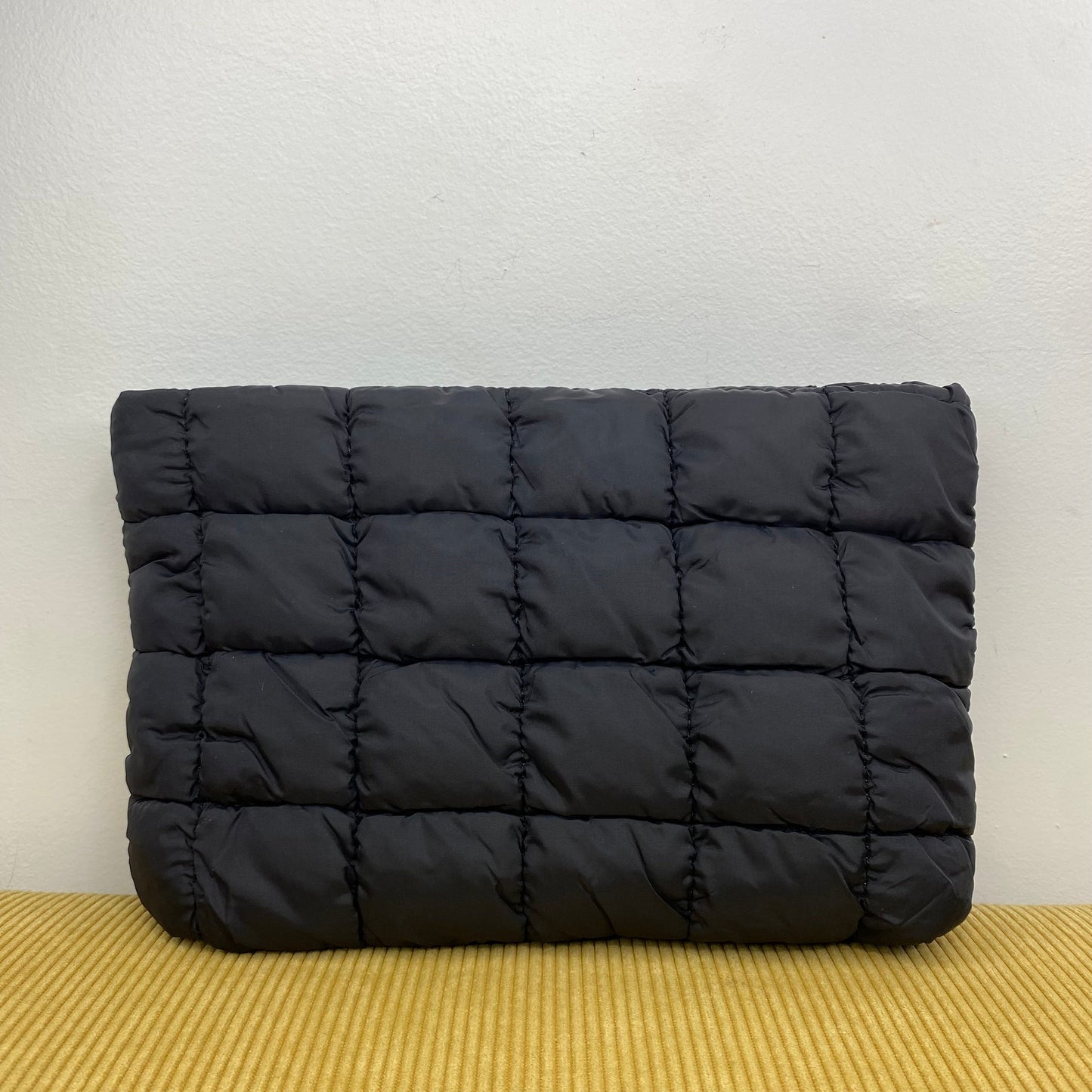 Puffer Pouch MNC