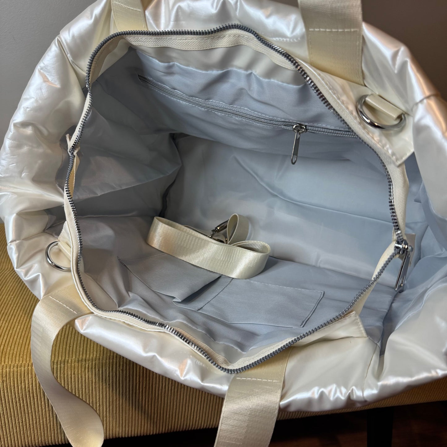 Abby - Puffer Tote - PREORDER 7/16-7/19