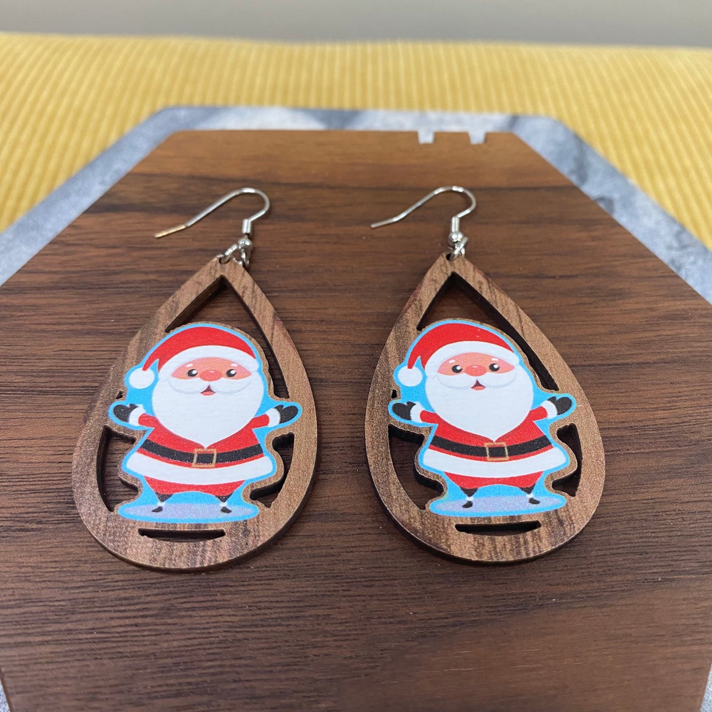 Wooden Teardrop Cutout - Christmas - Santa