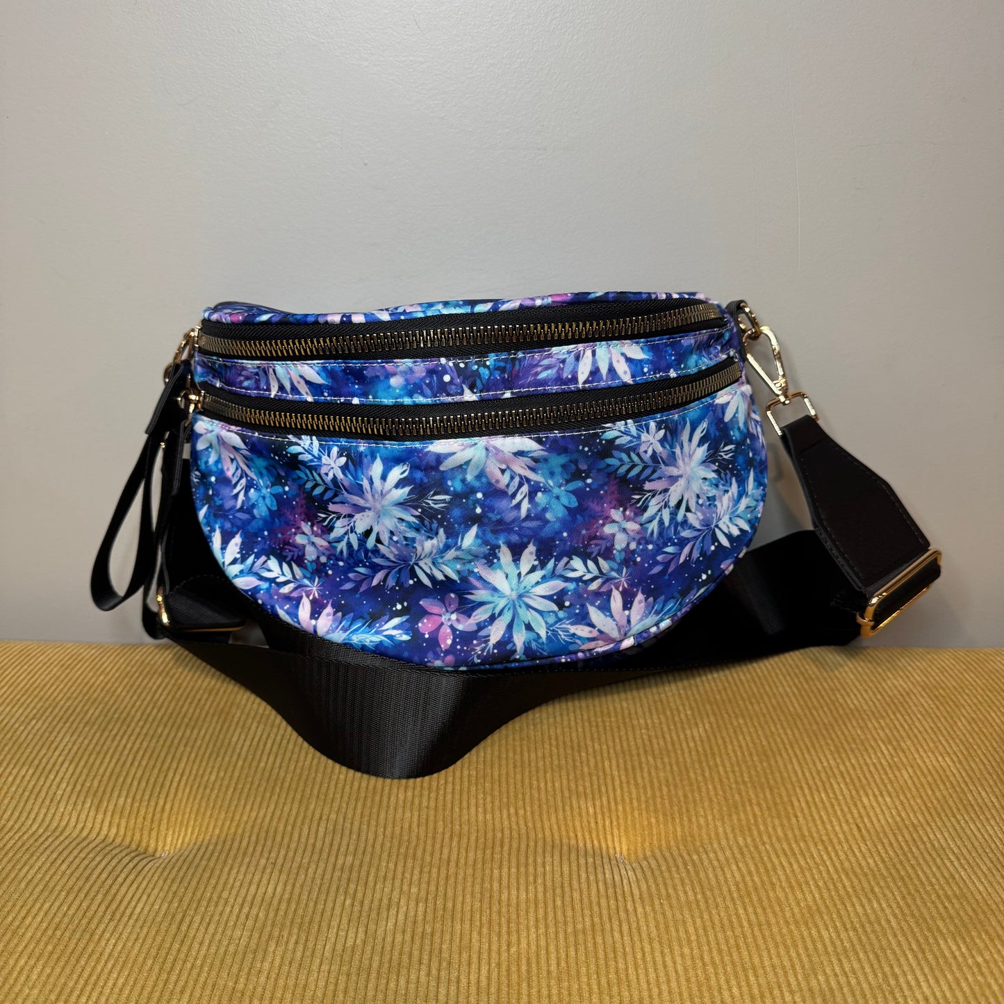 Roni - Nylon Crossbody - Blue Purple Snowflake