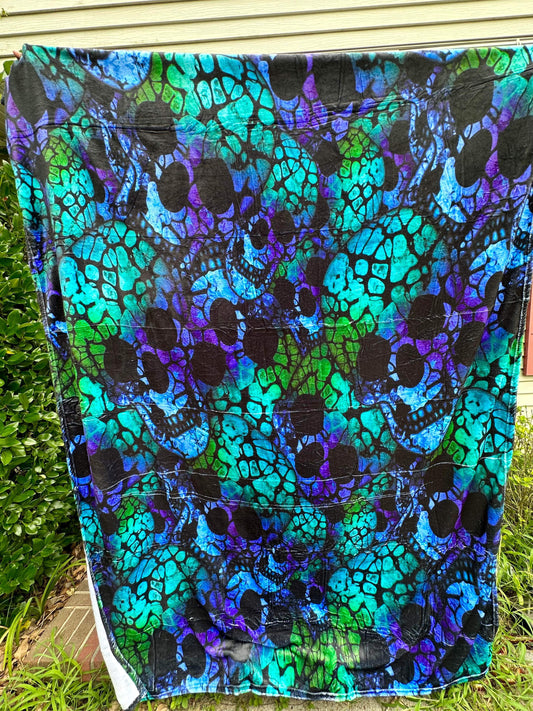 Blanket - Halloween - Blue Green Skulls - PREORDER 7/29-8/1